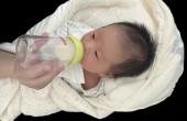 新生儿多久喂一次奶？
